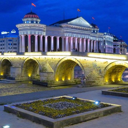 Vardar Skopje Esterno foto